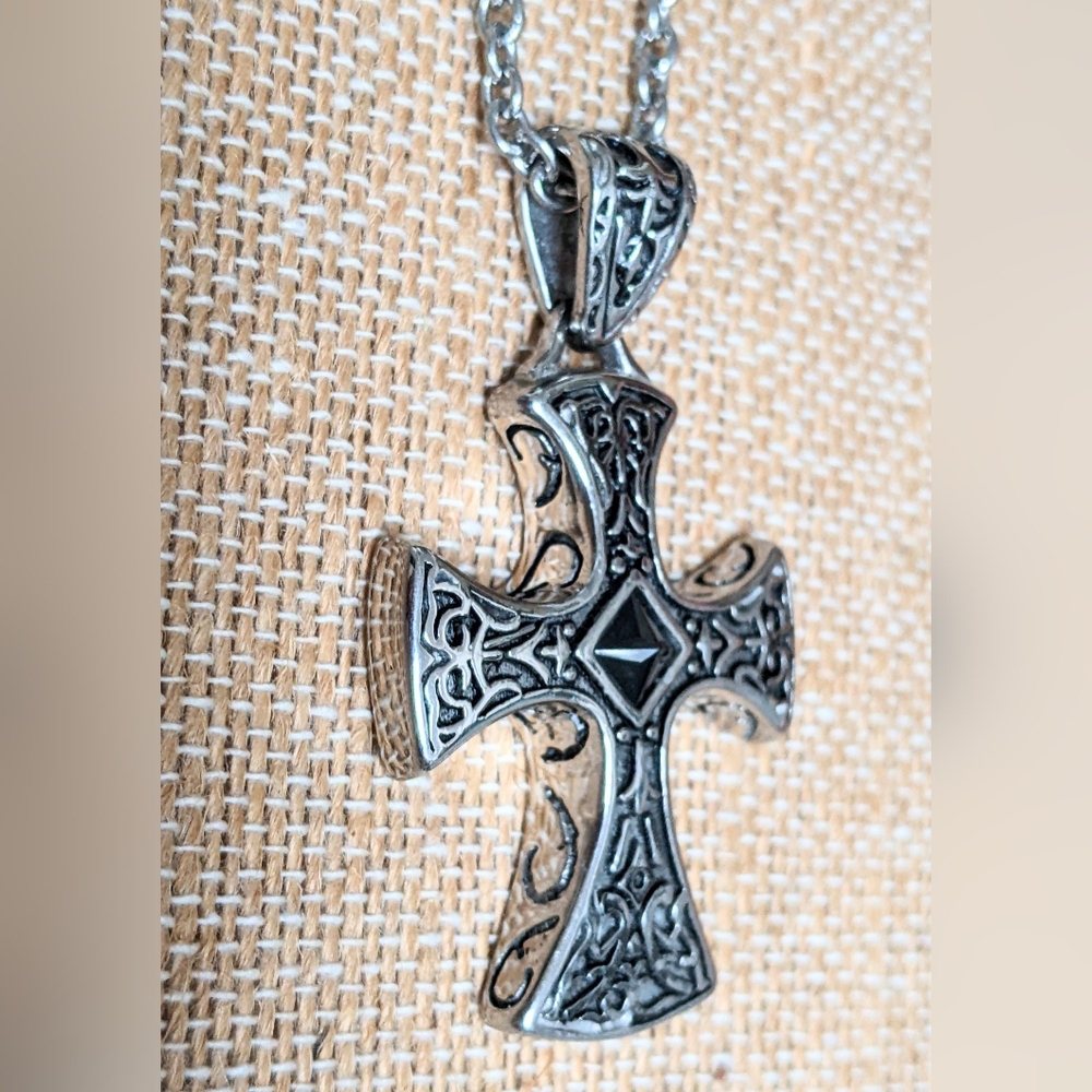 Men's Maltese Gothic cross solid stainless steel black crystal 20" chain 3D nice